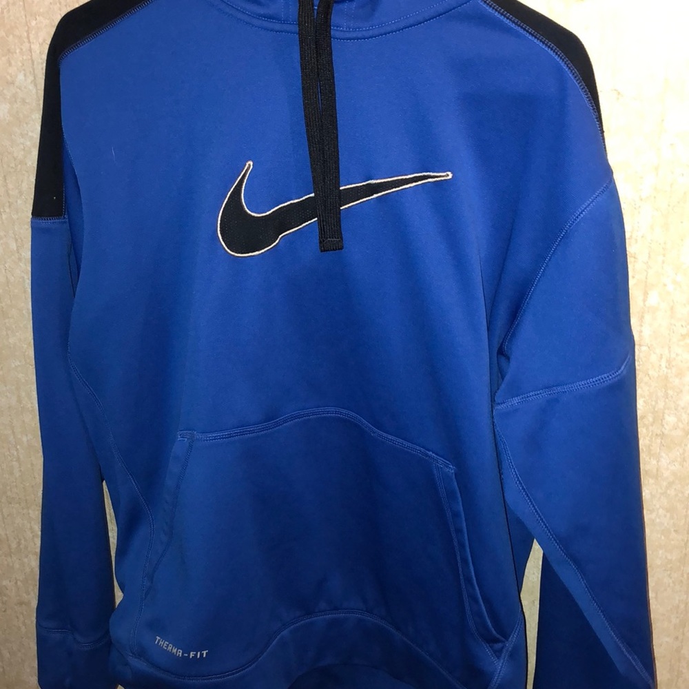 Nike Men’s Medium Thermafit Hoodie!